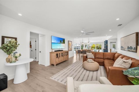 Villa ou maison à vendre à Holmes Beach, Floride: 4 chambres, 189.89 m2 № 2149809 - photo 11