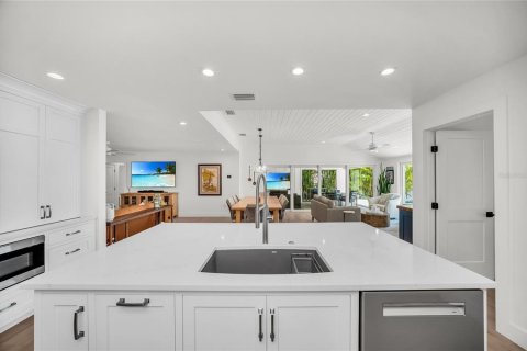 Villa ou maison à vendre à Holmes Beach, Floride: 4 chambres, 189.89 m2 № 2149809 - photo 18