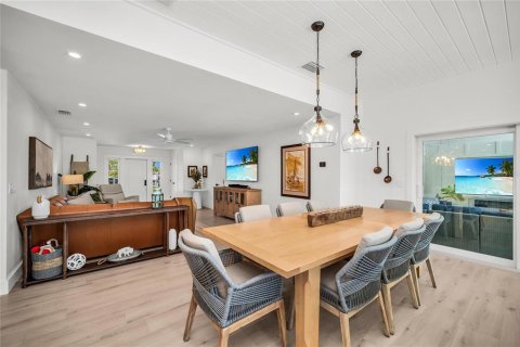 Villa ou maison à vendre à Holmes Beach, Floride: 4 chambres, 189.89 m2 № 2149809 - photo 13