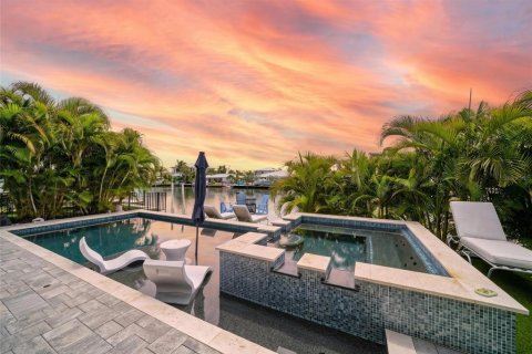 Villa ou maison à vendre à Holmes Beach, Floride: 4 chambres, 189.89 m2 № 2149809 - photo 2