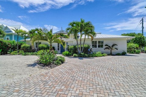 Villa ou maison à vendre à Holmes Beach, Floride: 4 chambres, 189.89 m2 № 2149809 - photo 5