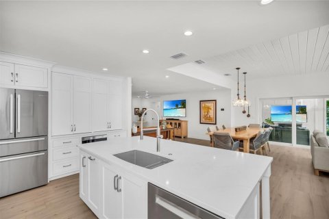 Villa ou maison à vendre à Holmes Beach, Floride: 4 chambres, 189.89 m2 № 2149809 - photo 19