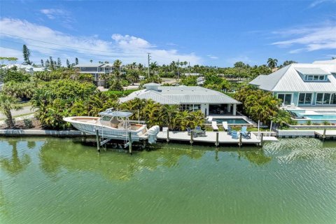 Villa ou maison à Holmes Beach, Floride 4 chambres, 189.89 m2 № 2149809