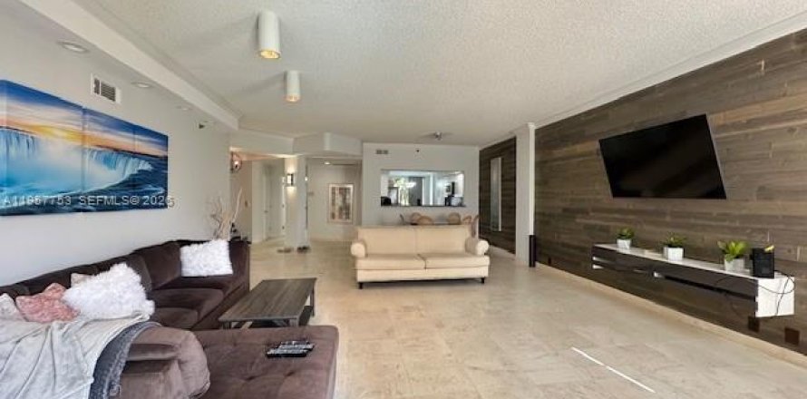 Condominio en Aventura, Florida, 2 dormitorios  № 2011548