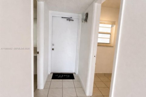 Copropriété à louer à Davie, Floride: 1 chambre, 80.82 m2 № 2051485 - photo 4