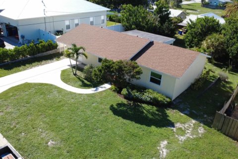 House in Hobe Sound, Florida 2 bedrooms, 108.14 sq.m. № 2384612 - photo 29