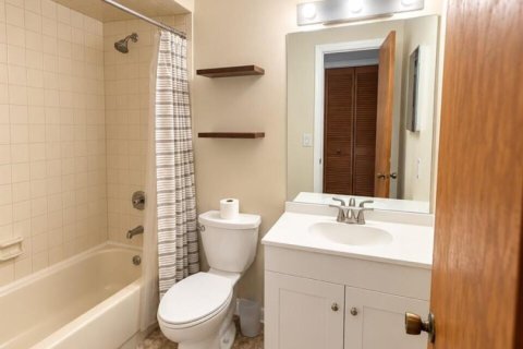House in Hobe Sound, Florida 2 bedrooms, 108.14 sq.m. № 2384612 - photo 18