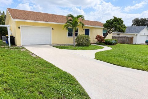 House in Hobe Sound, Florida 2 bedrooms, 108.14 sq.m. № 2384612 - photo 6