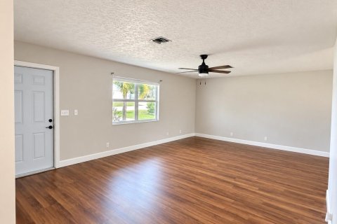 House in Hobe Sound, Florida 2 bedrooms, 108.14 sq.m. № 2384612 - photo 7
