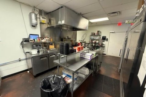 Propiedad comercial en alquiler en Davenport, Florida, 1300.63 m2 № 1840477 - foto 16