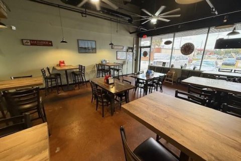 Propiedad comercial en alquiler en Davenport, Florida, 1300.63 m2 № 1840477 - foto 6