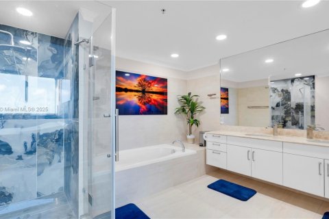 Снять в аренду кондоминиум в Норт-Бей-Виллидж, Флорида 3 спальни, 159.05м2, № 2034371 - фото 18