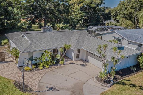 House in Palm Harbor, Florida 4 bedrooms, 214.79 sq.m. № 2201724 - photo 2