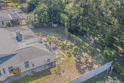 House in Palm Harbor, Florida 4 bedrooms, 214.79 sq.m. № 2201724 - photo 7