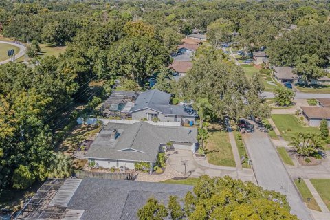 House in Palm Harbor, Florida 4 bedrooms, 214.79 sq.m. № 2201724 - photo 5