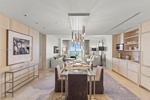 Condominio en venta en Bal Harbour, Florida, 1 dormitorio, 117.15 m2 № 1229039 - foto 8