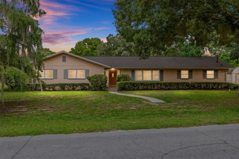 House in Ocala, Florida 3 bedrooms, 164.25 sq.m. № 1844862 - photo 1