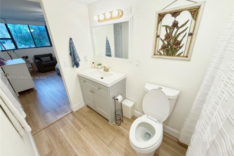 Condo in Plantation, Florida, 2 bedrooms  № 2054296 - photo 21