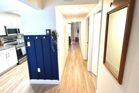 Condo in Plantation, Florida, 2 bedrooms  № 2054296 - photo 7