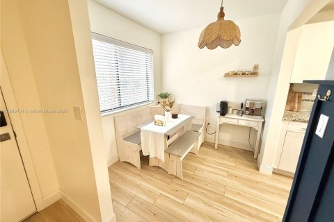 Condo in Plantation, Florida, 2 bedrooms  № 2054296 - photo 14