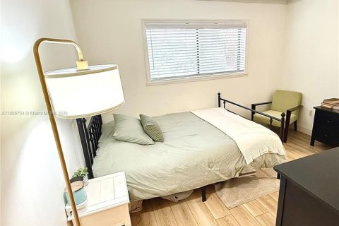 Condo in Plantation, Florida, 2 bedrooms  № 2054296 - photo 25