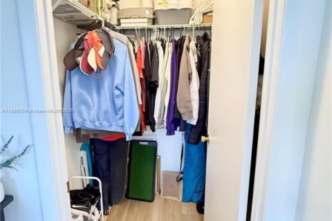 Condo in Plantation, Florida, 2 bedrooms  № 2054296 - photo 26