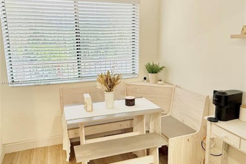 Condo in Plantation, Florida, 2 bedrooms  № 2054296 - photo 13