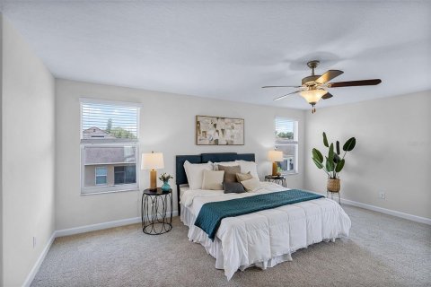 House in Land O' Lakes, Florida 5 bedrooms, 305.74 sq.m. № 1907208 - photo 24