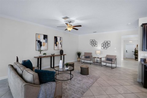 House in Land O' Lakes, Florida 5 bedrooms, 305.74 sq.m. № 1907208 - photo 9