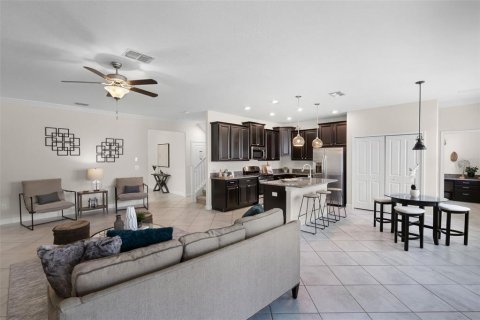 House in Land O' Lakes, Florida 5 bedrooms, 305.74 sq.m. № 1907208 - photo 10