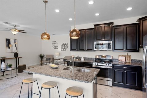 House in Land O' Lakes, Florida 5 bedrooms, 305.74 sq.m. № 1907208 - photo 15