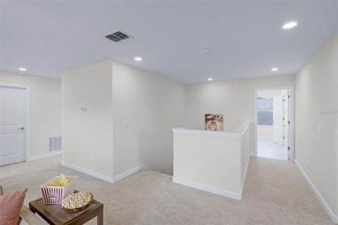 House in Land O' Lakes, Florida 5 bedrooms, 305.74 sq.m. № 1907208 - photo 20