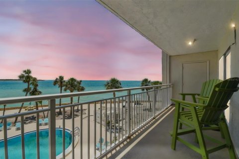 Copropriété à vendre à Saint Pete Beach, Floride: 2 chambres, 84.08 m2 № 1740431 - photo 1