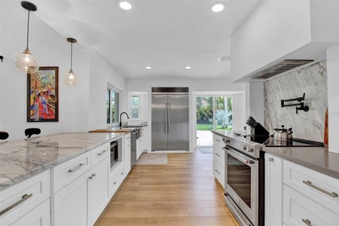 House in Saint Petersburg, Florida 3 bedrooms, 202.43 sq.m. № 1818898 - photo 17
