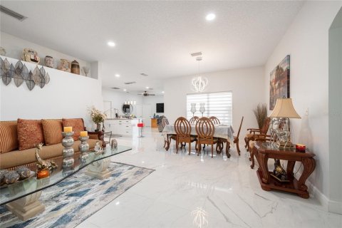 House in Kissimmee, Florida 3 bedrooms, 148.09 sq.m. № 1886906 - photo 4