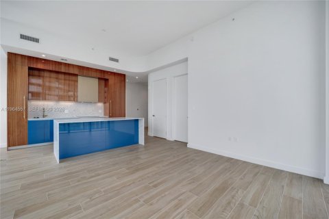 Condo in Miami, Florida, 2 bedrooms  № 2081123 - photo 27