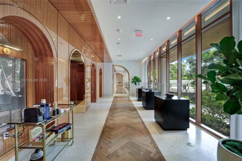 Condo in Miami, Florida, 2 bedrooms  № 2081123 - photo 14