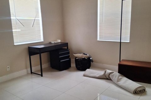Commercial property in Hollywood, Florida 173.82 sq.m. № 2146905 - photo 30