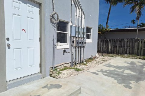 Commercial property in Hollywood, Florida 173.82 sq.m. № 2146905 - photo 11