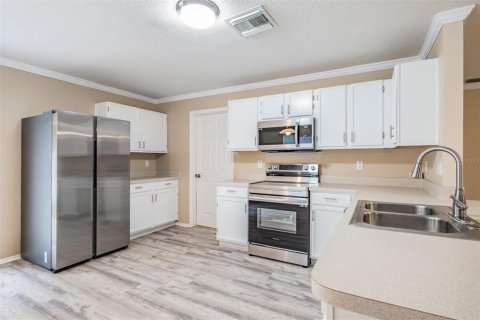 Villa ou maison à louer à Odessa, Floride: 3 chambres, 149.76 m2 № 2430453 - photo 8