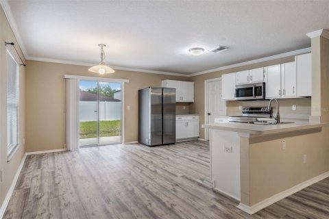 Villa ou maison à louer à Odessa, Floride: 3 chambres, 149.76 m2 № 2430453 - photo 3