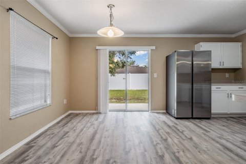 Villa ou maison à louer à Odessa, Floride: 3 chambres, 149.76 m2 № 2430453 - photo 4