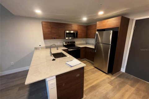 Condominio en venta en Orlando, Florida, 2 dormitorios, 83.61 m2 № 2157881 - foto 4