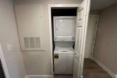Condominio en venta en Orlando, Florida, 2 dormitorios, 83.61 m2 № 2157881 - foto 3