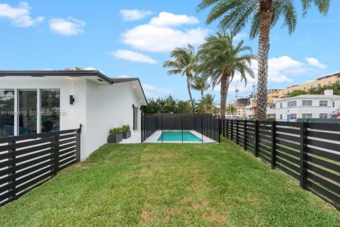 Casa en venta en Surfside, Florida, 4 dormitorios, 182.37 m2 № 2175675 - foto 9