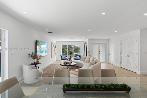 Casa en venta en Surfside, Florida, 4 dormitorios, 182.37 m2 № 2175675 - foto 22