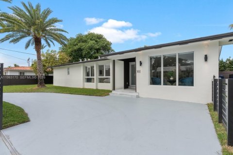 Casa en venta en Surfside, Florida, 4 dormitorios, 182.37 m2 № 2175675 - foto 6