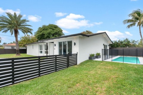 Casa en Surfside, Florida 4 dormitorios, 182.37 m2 № 2175675