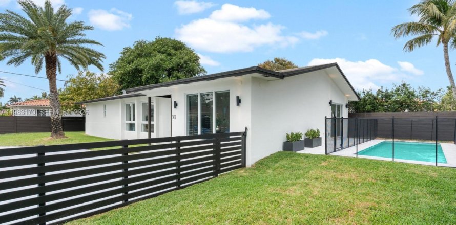 Casa en Surfside, Florida 4 dormitorios, 182.37 m2 № 2175675