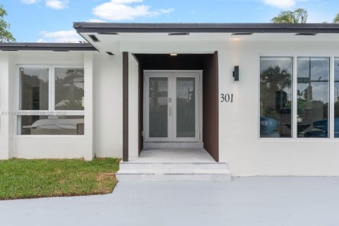Casa en venta en Surfside, Florida, 4 dormitorios, 182.37 m2 № 2175675 - foto 8
